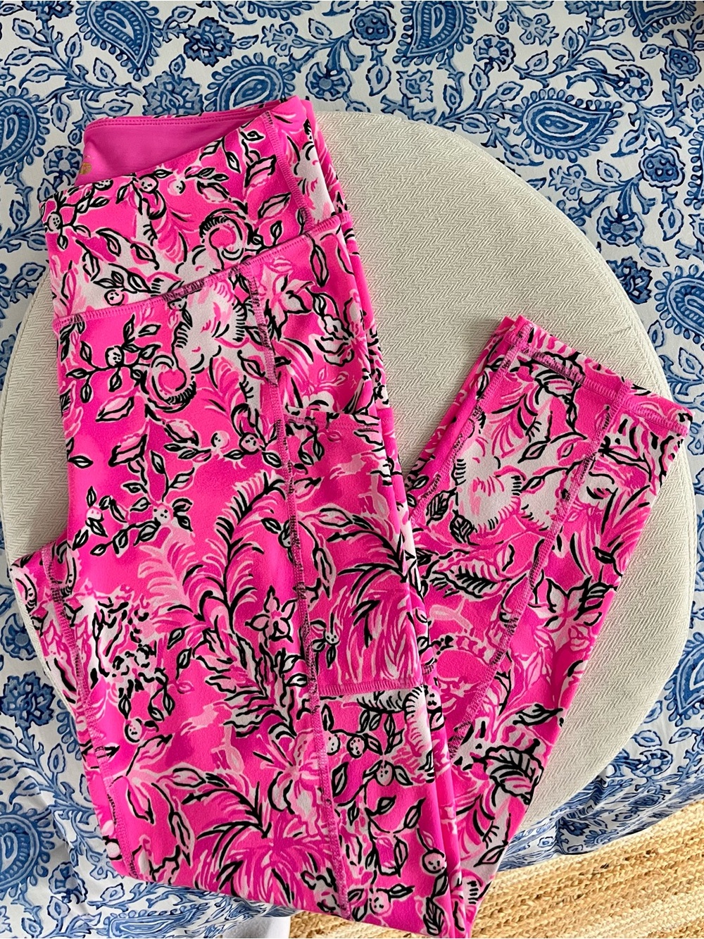 Lilly Pulitzer Medium Purrposefully Pink WEEKENDER LEGGINGS Luxletic Mid Rise